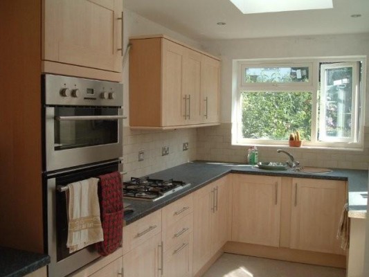 Fully Fitted Kitchen
